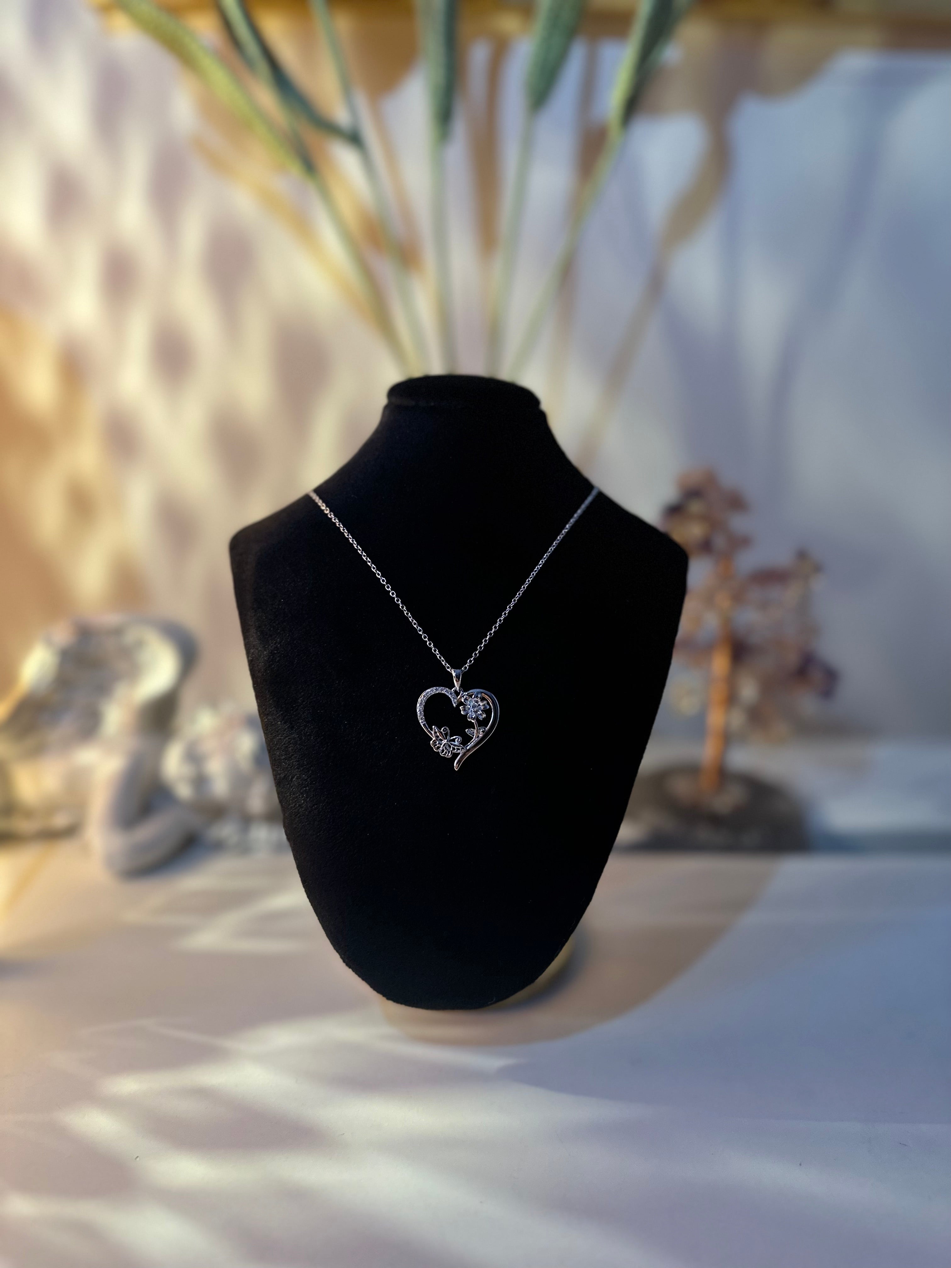 Florally silver necklace