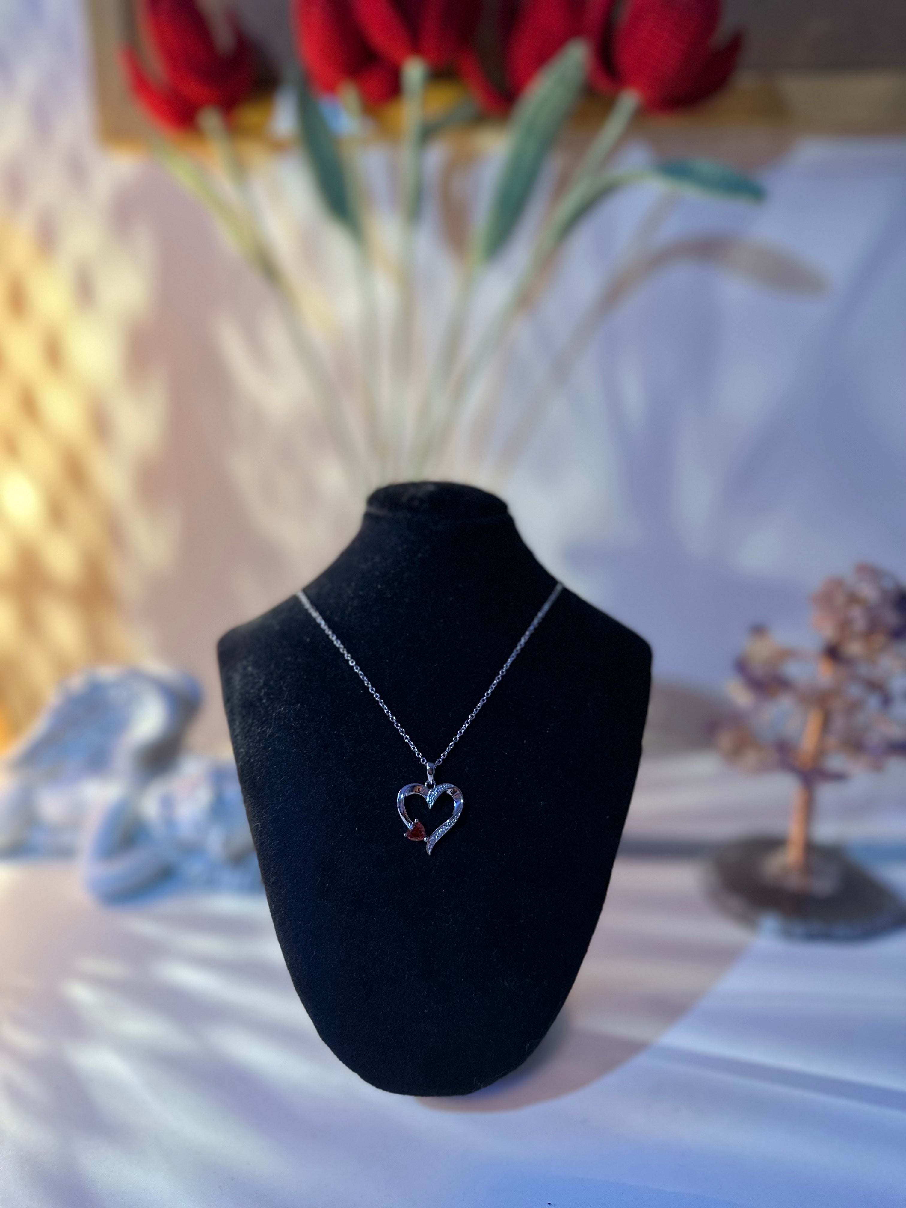 Queen of harts necklace